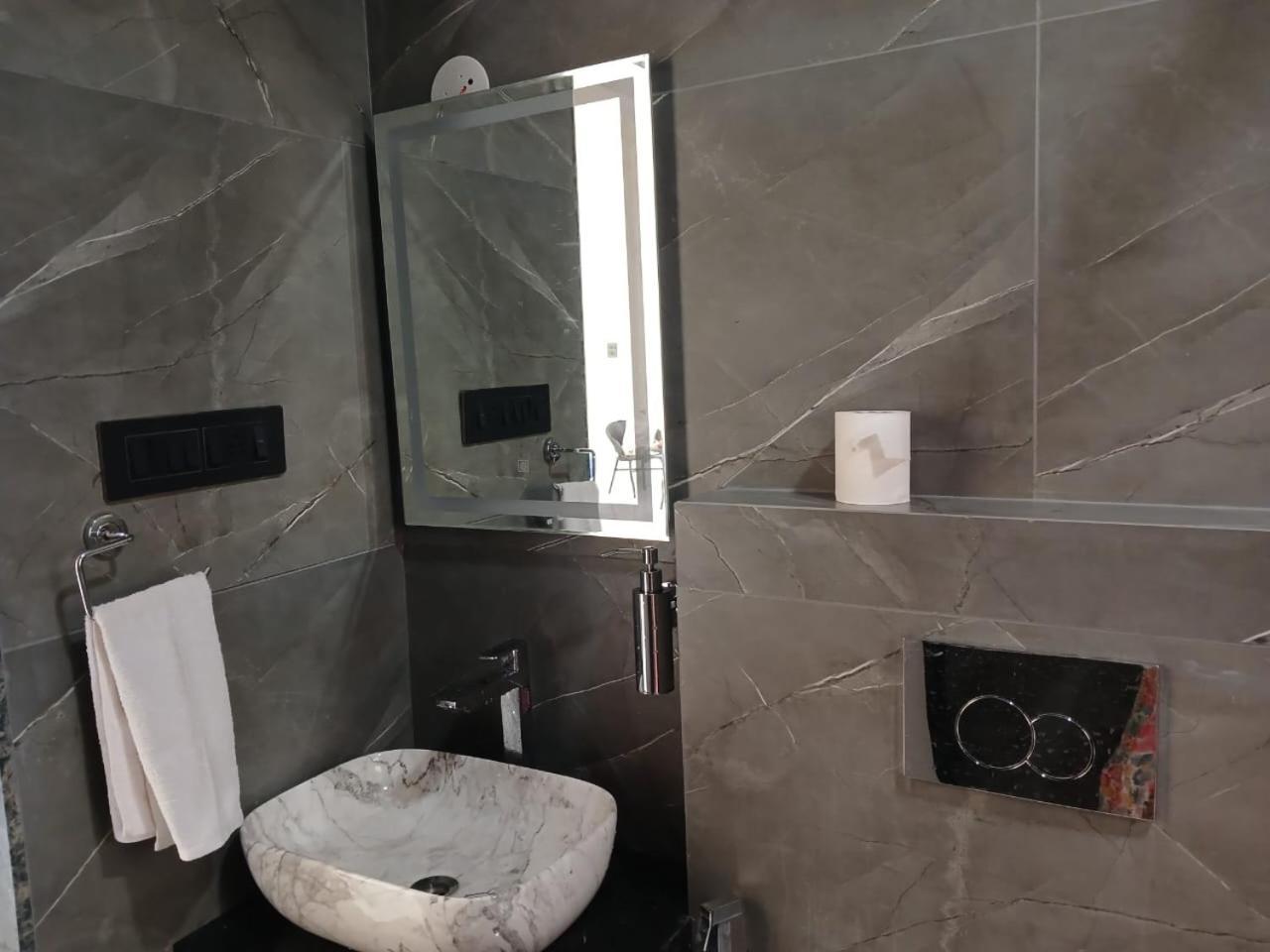 לונבלה Mannat Villa With Swimming Pool And Garden מראה חיצוני תמונה